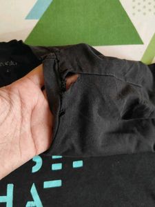 Graphic Print Black T-Shirt zudio