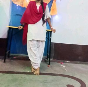 White Chikankari Kurta isske sath full set