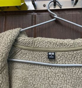 Uniqlo Beige Sweatshirt with inner fleece lining