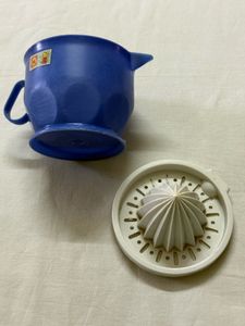 Citrus Juicer and 2 Strainer Set