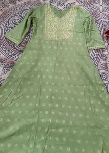 Elegant Green Embroidered Kurta