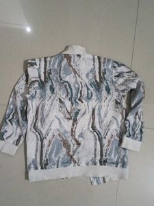 tshirt , shrug and Pant
