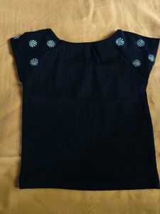 Black Daisy Print Cropped Top
