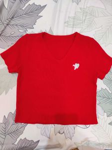 Red Cropped V-Neck T-Shirt with Heart Applique