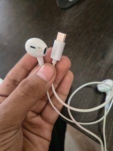 White USB-C Earbuds