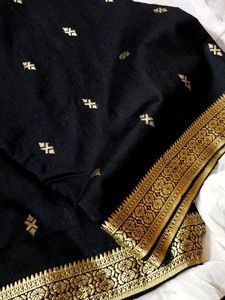 Black 🖤 sarees