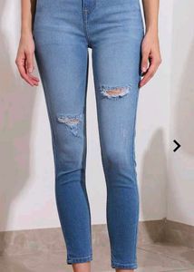 SHEIN Ripped Knee Skinny Jeans