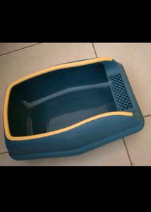 Blue &amp; Yellow Cat Litter Box