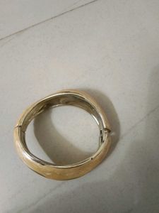 Chic Cream and Gold Bangle Bracelet