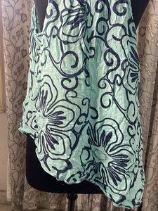 Lightweight Floral Print Tunic Top