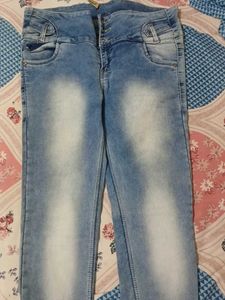 Blue Wash High-Waist Jeans
