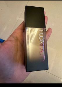 Huda Beauty Foundation Bottle