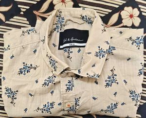 Men's Floral Print Button-Down Shirt