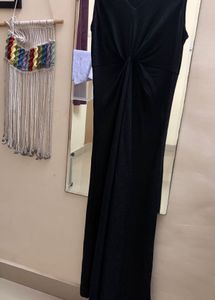 Sleek Black Maxi Dress with Slit