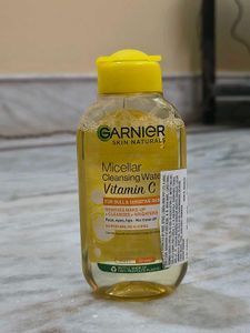 Garnier Micellar Cleansing Water Vitamin C