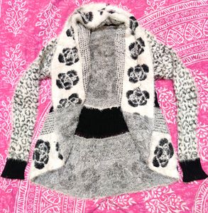 Women Black & White Rose Design Sweater With Stylish Hoodie