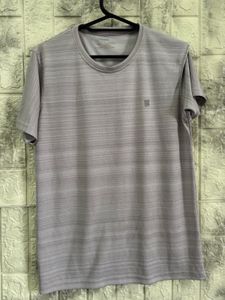 2 Men T-Shirt👕+ Free face wash🧴🔥
