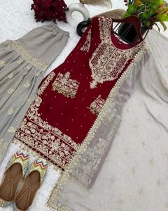 Maroon & Grey Embellished Salwar Kameez🎀