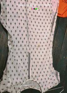 Elegant White Kurta with Geometric Print