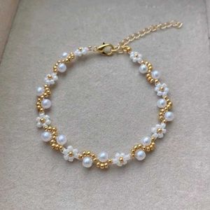 Cute Flower &amp; Pearl Beaded Bracelet
