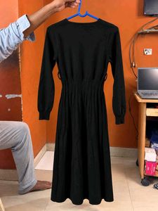 Elegant Black Knit Midi Dress