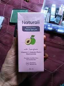 Naturali Radiant Glow Face Serum