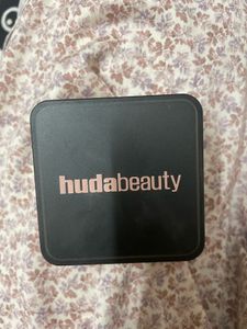 Huda Beauty Makeup Palette