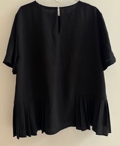 Zara - Elegant Black Pleated Hem Top