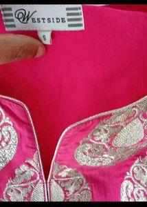 Elegant Pink Embroidered Kurta