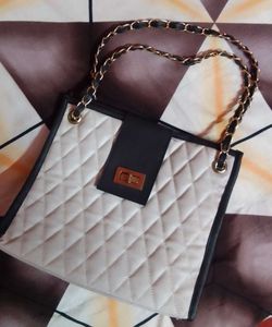Quilted Chain Shoulder Bag