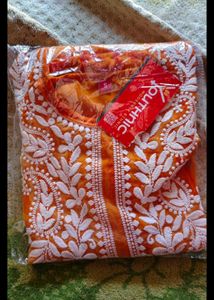 Chikannkari Embroidered Straight Kurta