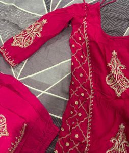 Embroidered Pink Kurta Set with dupatta 💕