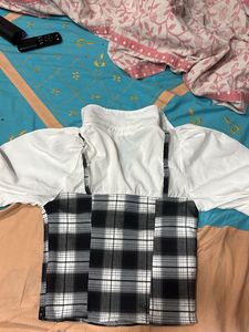 Chic Plaid &amp; White Shirt Combo