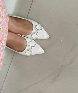Chic White Pointed Toe Flats