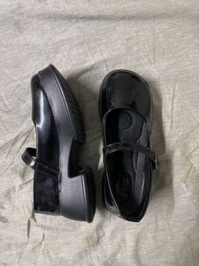 Black Patent Mary Jane Platform Heels