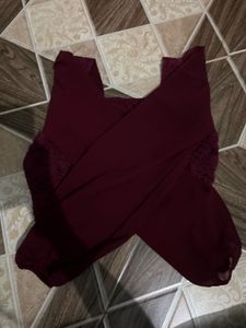 cute maroon lang sleeves crop top