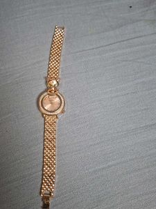 Elegant Rose Gold Watch with Animal Motif