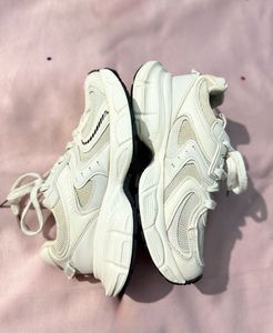 Ginger by Lifestyle Women Round Toe Sneakers