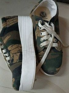 Stylish Camouflage Map Sneakers