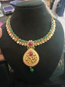 Exquisite Gemstone Necklace Set