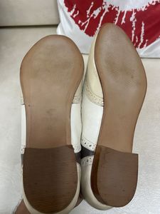 Vintage-Inspired Wingtip Oxfords