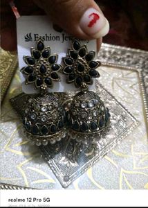Exquisite Black &amp; Gold Jhumka Earrings