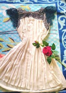 Cream Pleated Dress with Lace Detail ❤️