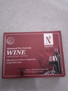 NUTRIGLOW NATURALS WINE FACIAL KIT