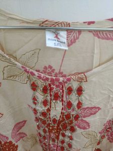 Floral Print Kurta with Embroidered Neckline