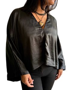 Chic Black V-Neck Batwing Sleeve Top