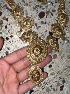 Elegant Gold Tone Choker Set