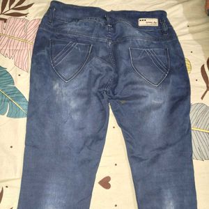 Stylish Blue Wash Jeans for Women