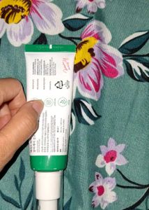 Axis-Y Dark Spot Correcting Glow Serum ✨