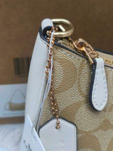 Coach Teri White folding box 🎁